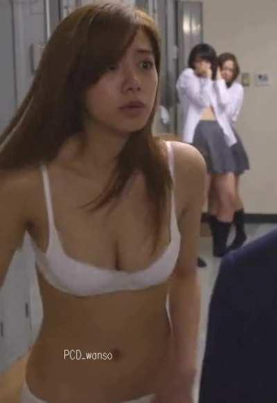 Bonus Pic of the Day: Elaiza Ikeda