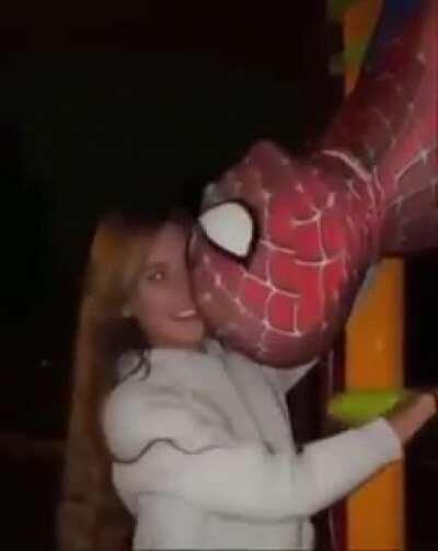 un poco extraña la nueva peli d spiderman