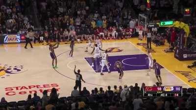 [Highlight] Dwight with a casual three