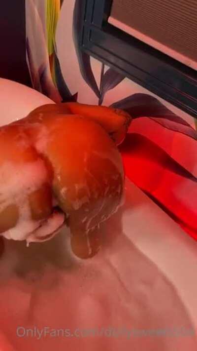 She still a 🐐 from those WSHH videos