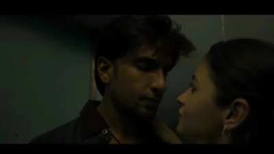 Alia Bhatt passionate kissing