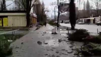 Новости из Европы. Зелёная энергетика, экологические реформы и всё такое. В Одессе продавцы ёлок бросили на улицах тысячи непроданных деревьев, сообщили местные СМИ. Обычный каклосвинарник. Видели бы вы, что в Крыму творилось при свиньях... У нас 1го янва