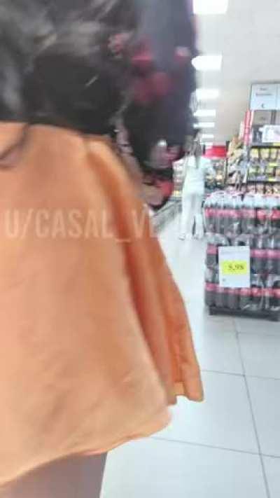 [GIF] I'm so clumsy sometimes...I keep droping things! I wonder if anyone is going to complain about the noise of my dropping key.