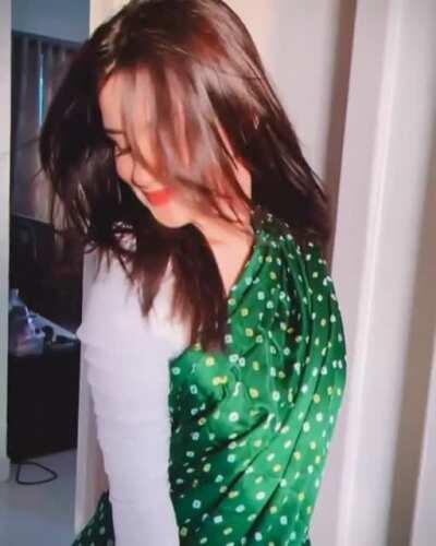 Avneet kaur being ultimate wife material 😍