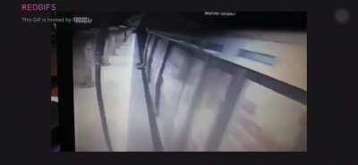 Romanian woman pushed in the way of an incoming train