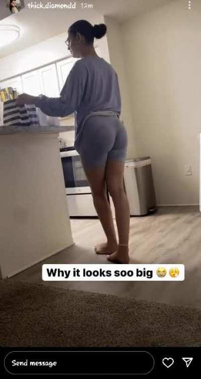 Man I'll openly date Thick.diamondd fuck anybody's opinion 😩😩😩😩😊😊🏳️‍🌈