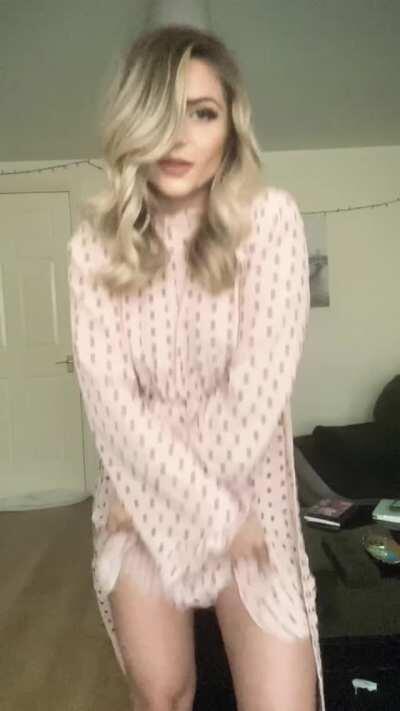 Modelling my favourite type of underwear for you! NONE 💓😊