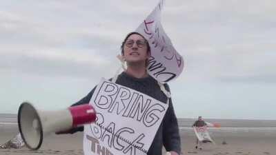 TPM hijack Gemma O'Doherty and John Waters anti-5G protest in Dundalk