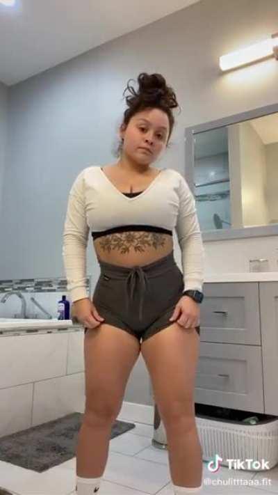 Latina MILF 🍑🍑🍑