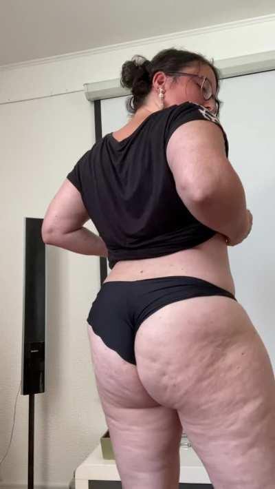 Tell me what you want, I will do it all the way and make you scream my name