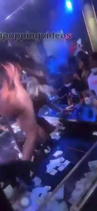 Dinner and a Show🙈