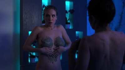 [Topless] Amber Goldfarb (with Sarah Shahi) in 'Sex/Life' s2e4 (2022)