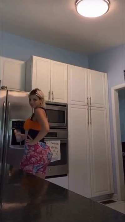 Queencocosavage ass clap compilation