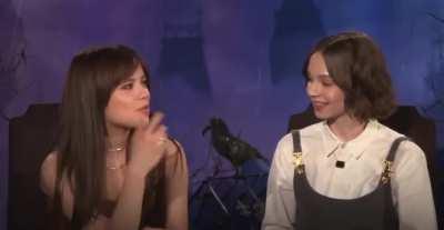 Jenna telling Emma about her hookup experience with you 😭