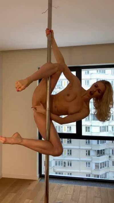 I want to organize daily shows for the neighbors opposite. Is it a good idea?😉