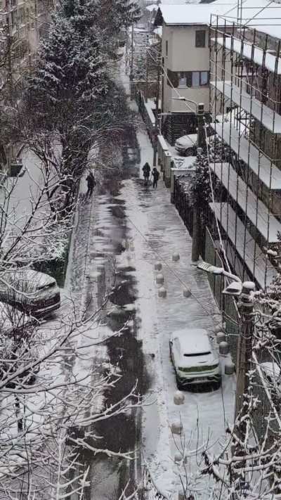 Ghiciti strada cui e deszăpezita prima data in s4