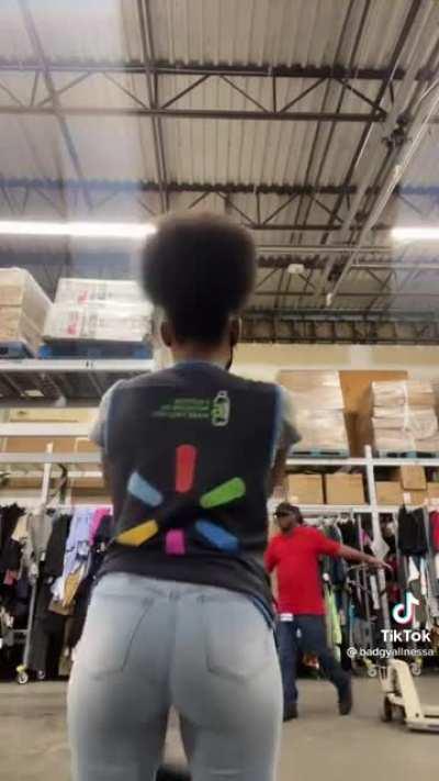 damn in the jeans 😩