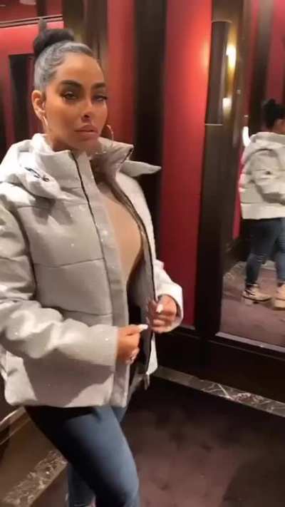 Bally taking pictures of Ayisha for her IG Story & hanging out with her