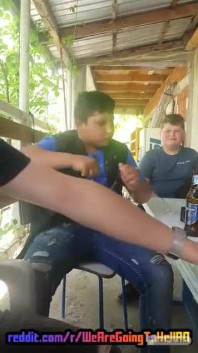 Inca o petrecere de la alta scoala de bombarderi, clasele primare