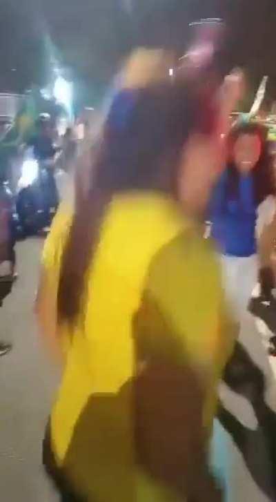 Bolsonaristas celebram que 