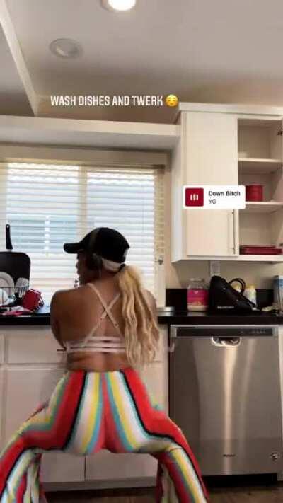 Wash While You Twerk 🐫