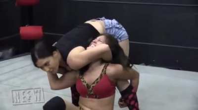 Catrina dominates Ivelisse