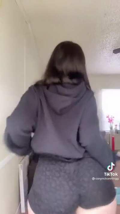 This is my 5th Tik Tok account🤦🏻‍♀️do you guys still use TikTok a lot?