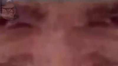 Tiene audio saturado aviso