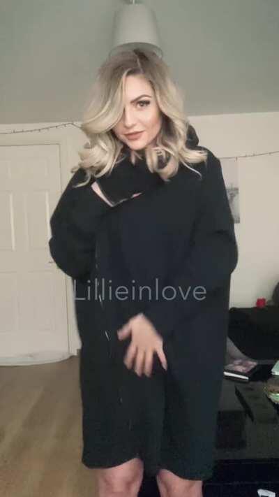 Removing all, just for you.. 🖤✨