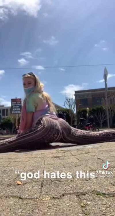 “God hates this” happy Sunday 🤣