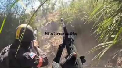 Thai Paramilitary Force (Thahan Phran) clearing Cambodian army trenches with M16A1. December 2025