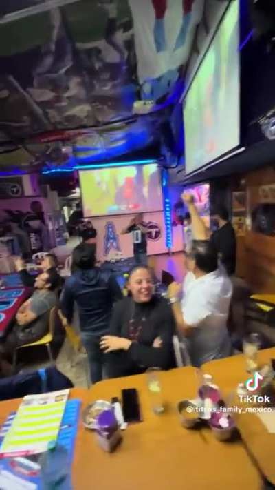 I’d love to spend an afternoon in this Titans bar in Mexico! Look how hype they are!