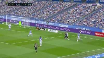 Sergiño Dest incredible dribble against Real Sociedad.