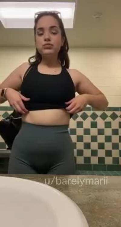 Can I be your gym crush [f]