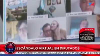 Diputado de frente de todos le chupas las tet*s a su novia en una sesión por zoom