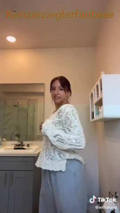 Another fashion try on, but she seems to be getting a lil risqué now 😳😬