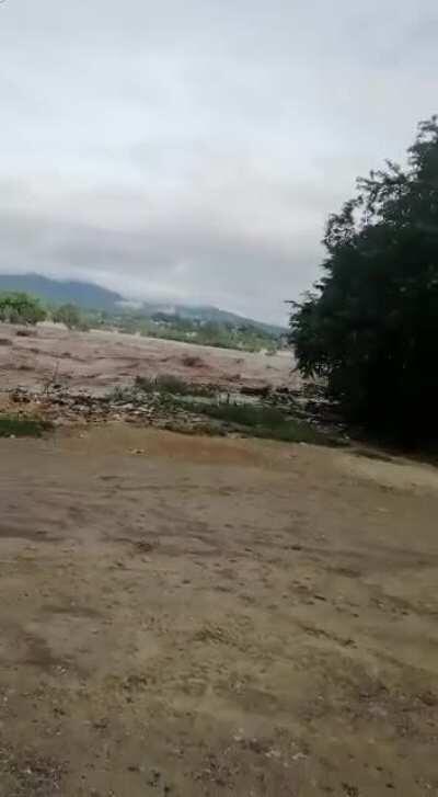 Another angle of Hurricane Eta bridge being swept away in Honduras (11.5.20)