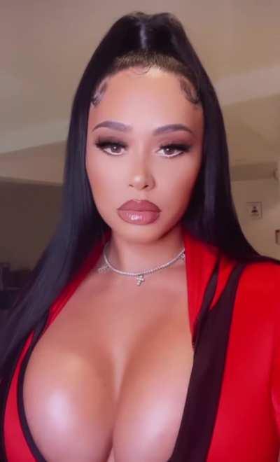 Look at them look two glazed donuts ong so perfect