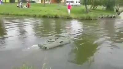 A BMP-1 RC Mini-tank