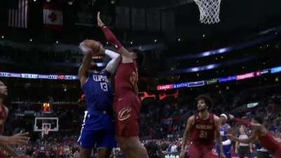 [Highlight] Paul George finishes the tough and-1 to put the Clippers up 3 with 37.2 left