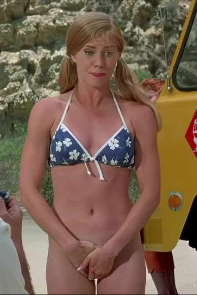 Throwback to young Amy Adams.