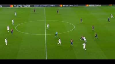 Look at this dribbling from Trincao in last night's Champions League match between PSG and Barcelona!