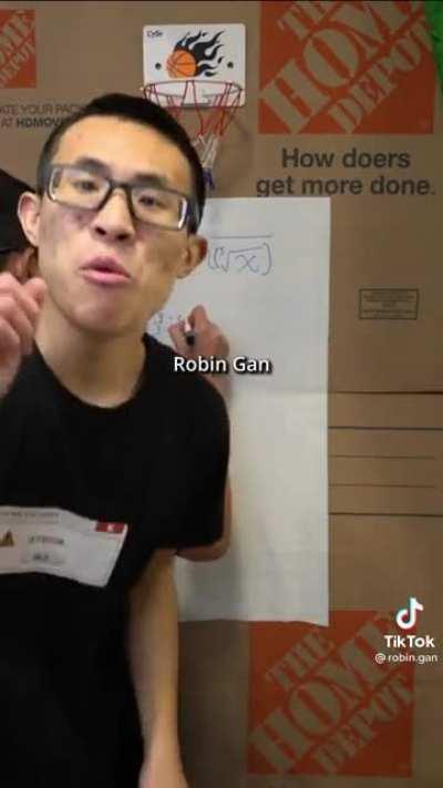 Cringe w*men (🤢) thinks we want her no0ds