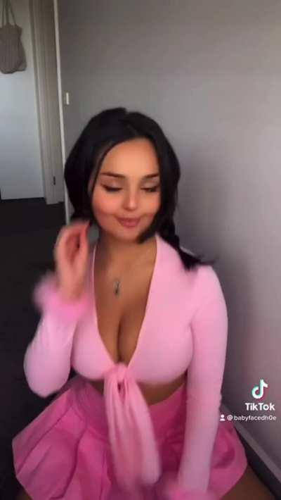 did my tiktok transitions turn you on? 🙈