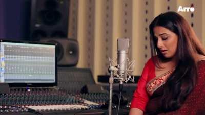 Vidya Balan chodne doo na aur choot chaatne do MOMMY!!! bas expressions se kisi ka bhi lund khada kar sakti hai ye!!! !! aisi awaz mein moan karegi toh socho!!!! socho mike ki jagah tumhara lund hota toh🍑🔥🤤👅🥵hilaya toh comment karo pls!!💦 💦