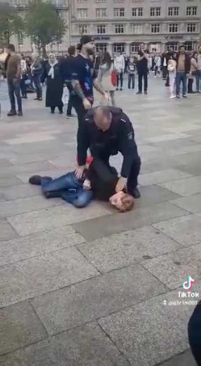 Bist du behindert?!?!?