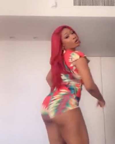 Booty clapping