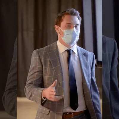 Use this gif at your own risk 🔫