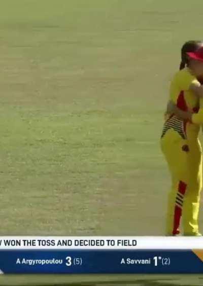 What a clean action, clearly beaten for pace there and unplayable ball...