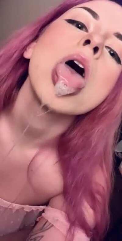 Sometimes I wonder why I even put makeup on for these >.>